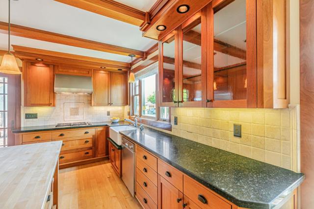 5005 Emerald Street, Capitola CA: https://media.crmls.org/mediaz/d9ed834b-a97d-4cc0-9198-deb0a02c35c5.jpg