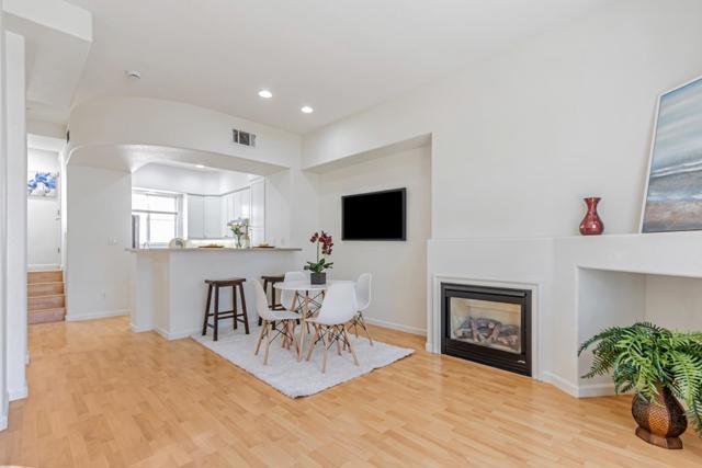 39 Cloud Walk, Milpitas CA: https://media.crmls.org/mediaz/d9ed96c2-530c-44f5-9e11-96e2440f45df.jpg