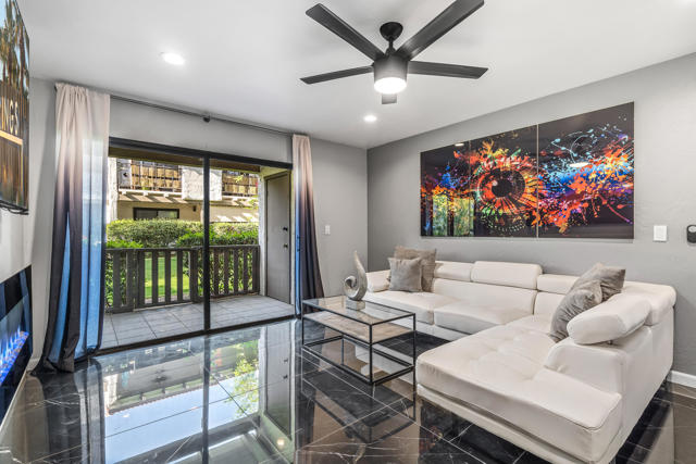 1050 E Ramon Road, Palm Springs CA: https://media.crmls.org/mediaz/d9edc687-b525-4422-8f66-d29b10d0ec01.jpg