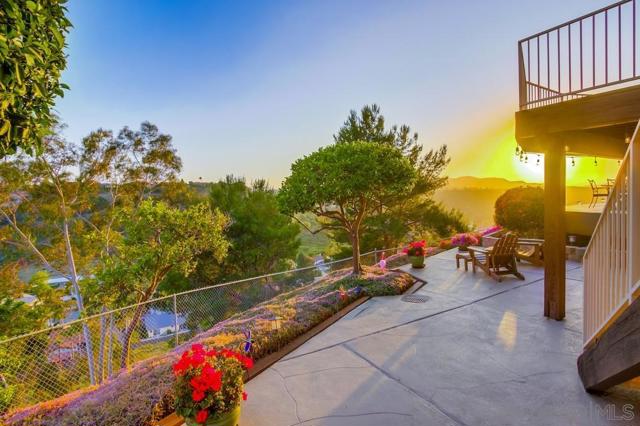 1963 Hacienda Circle, El Cajon CA: https://media.crmls.org/mediaz/d9eec30c-1b8d-4e6f-b1bf-410133d7bbc9.jpg