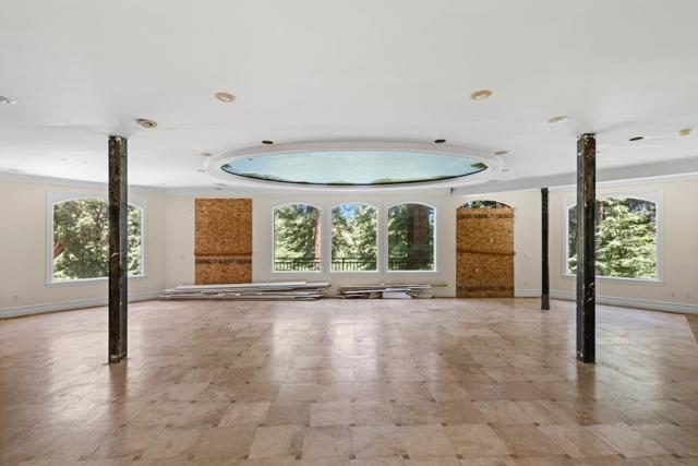 1 Reids Roost Road, Woodside CA: https://media.crmls.org/mediaz/d9eeea2c-25c6-48fd-bbbe-c2fe3e09d626.jpg