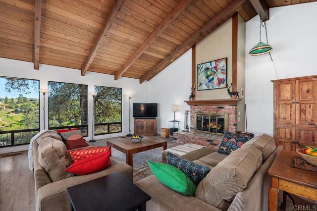 Detail Gallery Image 10 of 45 For 31424 Lilac Rd, Valley Center,  CA 92082 - 3 Beds | 3/1 Baths