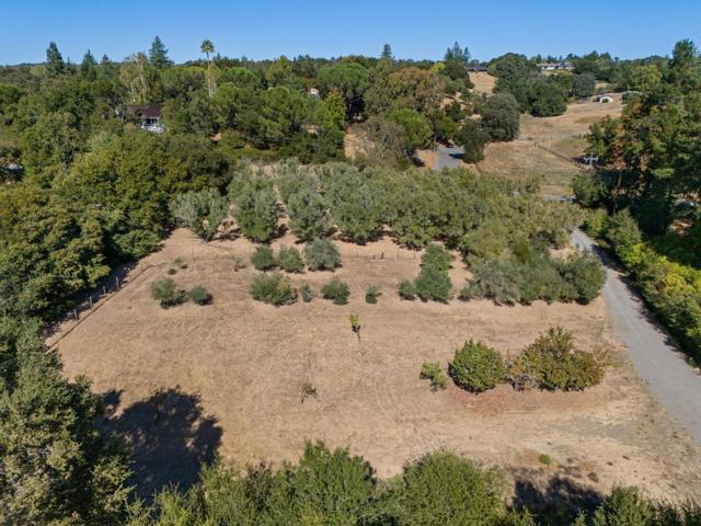 125 Mapache, Portola Valley CA: https://media.crmls.org/mediaz/d9f188be-a9e3-4019-81e4-ced9f15c3b29.jpg