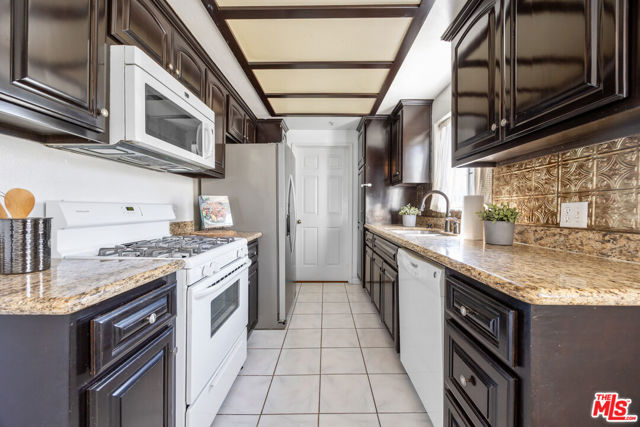14365 Foothill Boulevard, Sylmar CA: https://media.crmls.org/mediaz/d9f1a723-13dd-4631-ab6f-b3b382d5aa0b.jpg