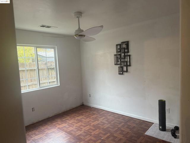 628 Norboe, Corcoran CA: https://media.crmls.org/mediaz/d9f1b449-35f6-4c36-ad69-9ca1e092a8aa.jpg