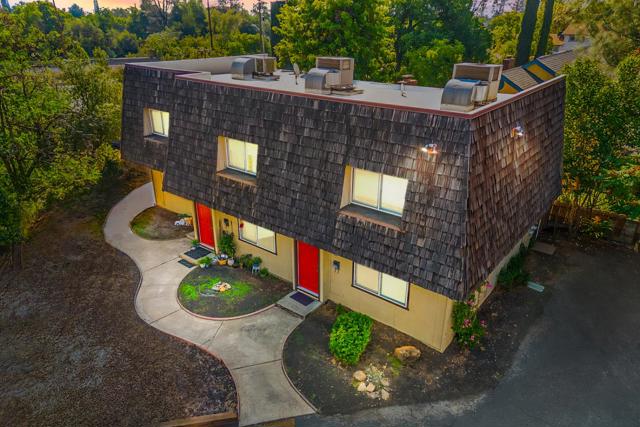 2429 Court Street, Redding CA: https://media.crmls.org/mediaz/d9f1f45b-7035-40ae-ae71-65ad1723d774.jpg