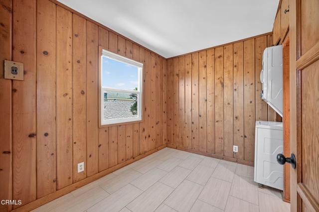 3025 Ocean Drive, Oxnard CA: https://media.crmls.org/mediaz/d9f27ed6-008a-4e59-9bd1-e812e953c133.jpg