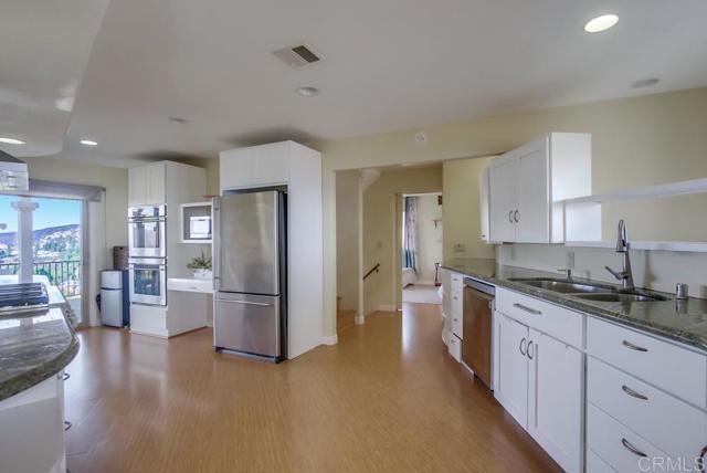 Image 8 of 54 For 2638 W Victoria Dr.