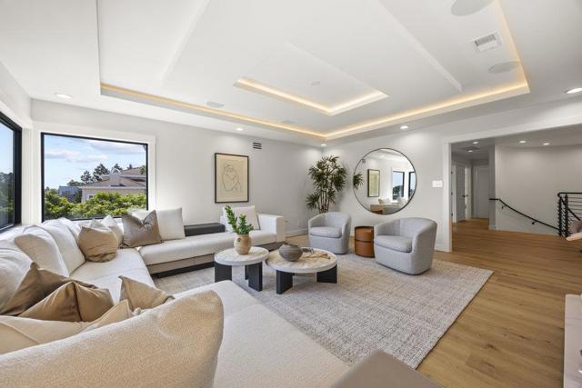 1095 Macadamia Drive, Hillsborough CA: https://media.crmls.org/mediaz/d9f2bb42-222e-41c0-8b97-41e27afe3f85.jpg