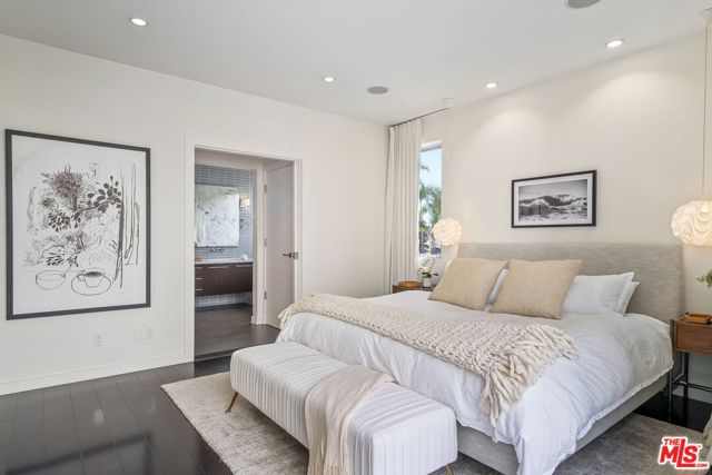 714 California Avenue, Venice CA: https://media.crmls.org/mediaz/d9f2e357-b3ea-40be-9fb5-7fa13b8b3c0a.jpg