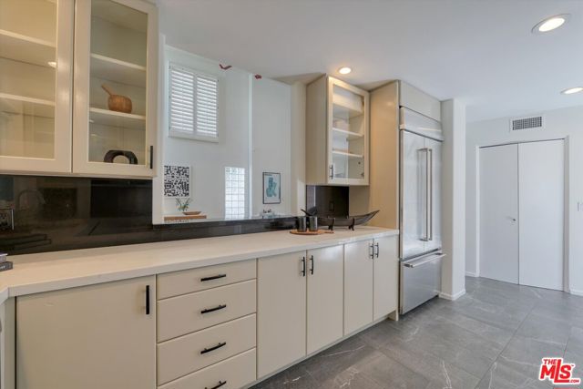 833 17th Street, Santa Monica CA: https://media.crmls.org/mediaz/d9f2e46d-7e33-44d2-a571-102b89c39fff.jpg