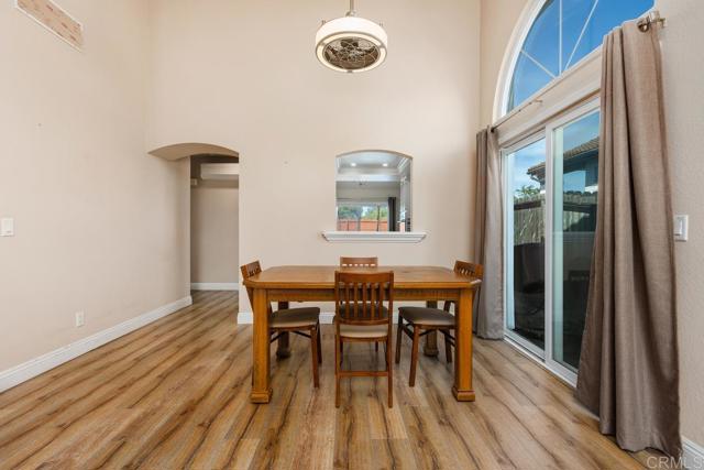 Detail Gallery Image 9 of 29 For 2067 Paseo De Anza, Vista,  CA 92084 - 3 Beds | 2 Baths