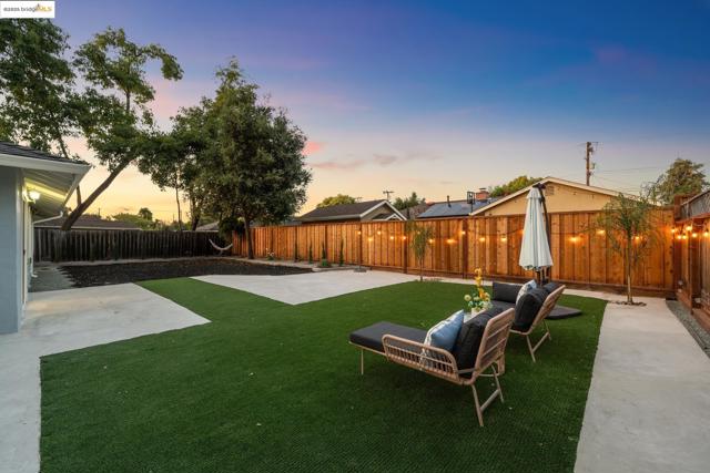 1555 Terry Way, Pleasant Hill CA: https://media.crmls.org/mediaz/d9f395f9-49f5-413d-84bc-5e93d0be9a16.jpg
