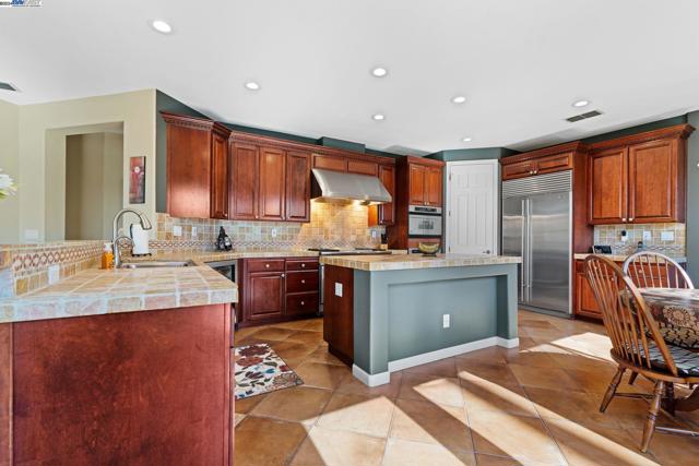 Image 13 of 60 For 1017 Vineyard Dr