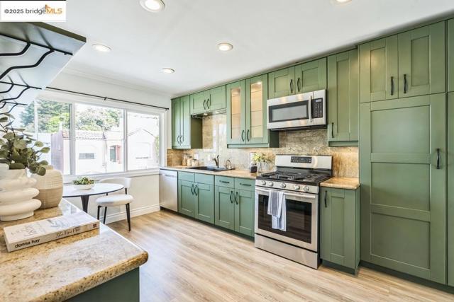 2 Westgate Dr., San Francisco CA: https://media.crmls.org/mediaz/d9f3e64d-7ef4-47cb-bf00-f25f586acb1b.jpg