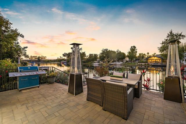 22875 Ridge Route Ln, Lake Forest CA: https://media.crmls.org/mediaz/d9f3e651-e49c-4bb3-8409-d8c997e6af5f.jpg
