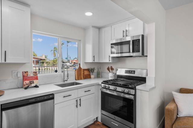 4119 Orange Ave, San Diego CA: https://media.crmls.org/mediaz/d9f3f6bf-f541-44a6-815b-6c6233e77a23.jpg