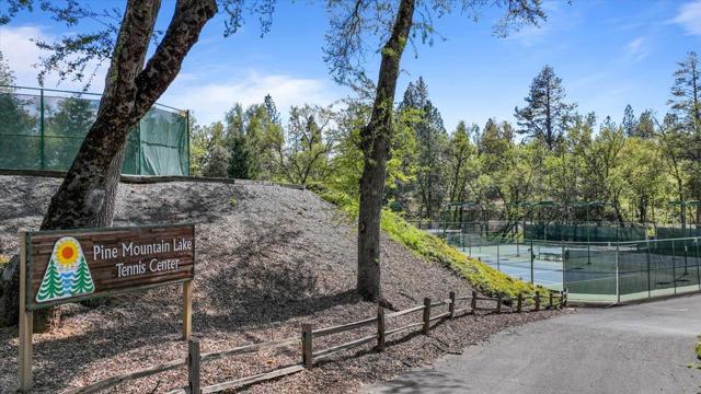 20944 Woodside Way, Groveland CA: https://media.crmls.org/mediaz/d9f4064e-02f9-4626-a980-22df6adc48f8.jpg