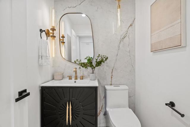 2049 Santa Cruz Avenue, Menlo Park CA: https://media.crmls.org/mediaz/d9f43e87-e6c9-4e61-89f9-5f3e1271e6c2.jpg