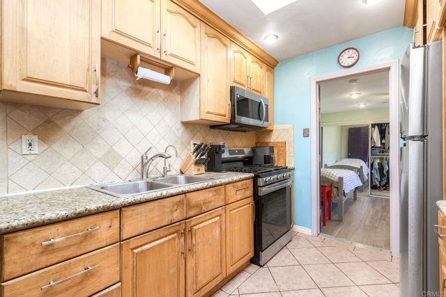 78 Sherwood Street, Chula Vista CA: https://media.crmls.org/mediaz/d9f56c10-2f46-49dc-a7a3-cef708ff081e.jpg