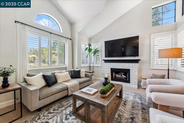 97 Woodranch Cir, Danville CA: https://media.crmls.org/mediaz/d9f6412b-42df-45e8-bb8d-0cfe28e9dd6b.jpg