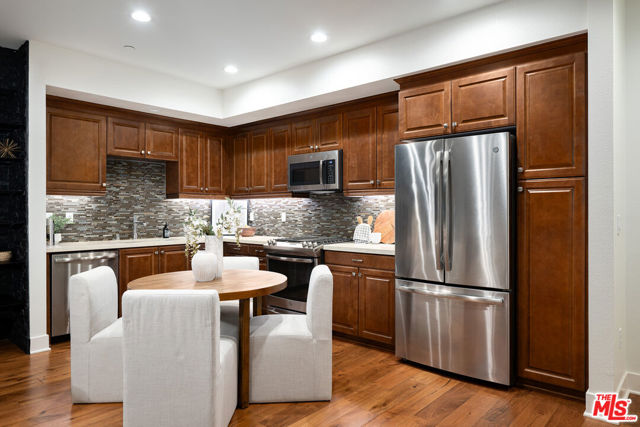 627 Deep Valley Drive, Rolling Hills Estates CA: https://media.crmls.org/mediaz/d9f6512a-a3c1-484f-8120-691e1881431e.jpg