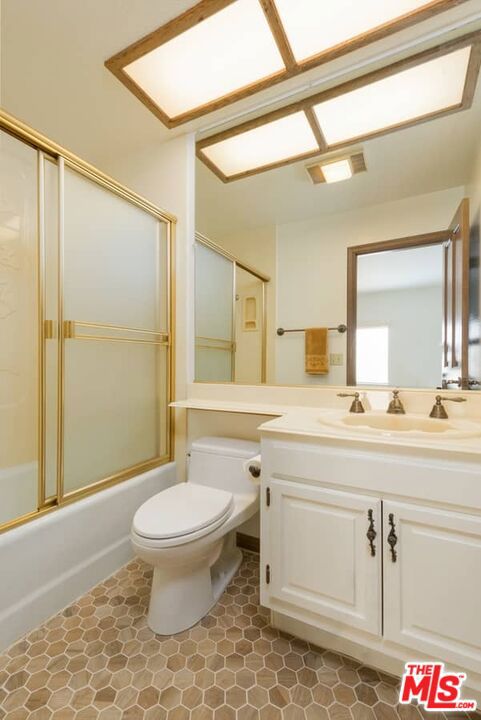 10794 Wilkins Avenue, Los Angeles CA: https://media.crmls.org/mediaz/d9f6b29c-9175-42c7-ba19-bd5db229c992.jpg