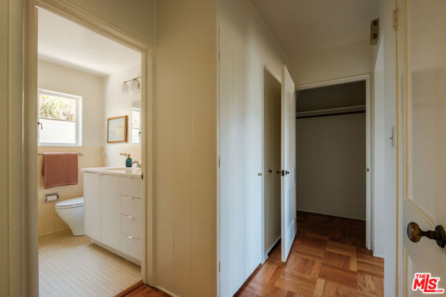 5273 Village, Los Angeles CA: https://media.crmls.org/mediaz/d9f76a83-1a76-448b-b803-368e5d01b32d.jpg