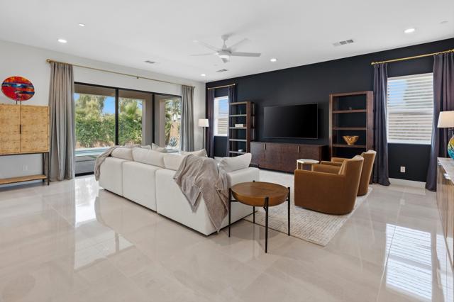 78420 Heritage Way, La Quinta CA: https://media.crmls.org/mediaz/d9f7fec7-8d76-4205-9f9d-377d1afdd216.jpg