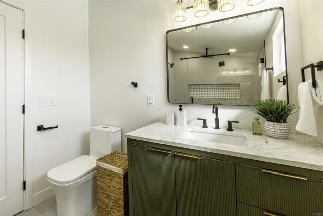 Detail Gallery Image 18 of 26 For 6994 Carthage St, San Diego,  CA 92120 - 4 Beds | 3 Baths