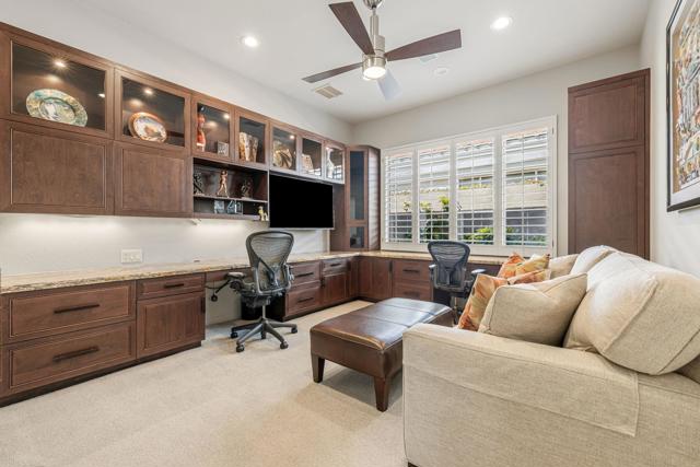 424 White Horse Trail, Palm Desert, CA 92211