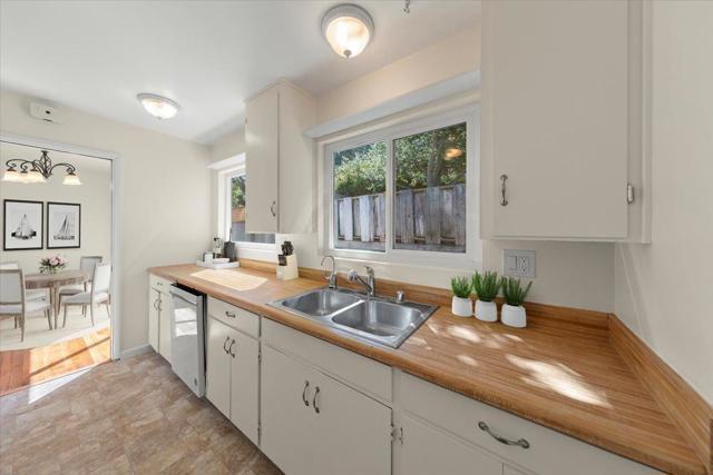 41 Ralston Drive, Monterey CA: https://media.crmls.org/mediaz/d9f9f760-9992-488c-a41b-d4826cd3bf81.jpg