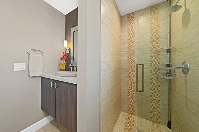 47432 Medina W Drive, Palm Desert CA: https://media.crmls.org/mediaz/d9fa4f6d-b771-487d-bce0-000291a1fb6f.jpg