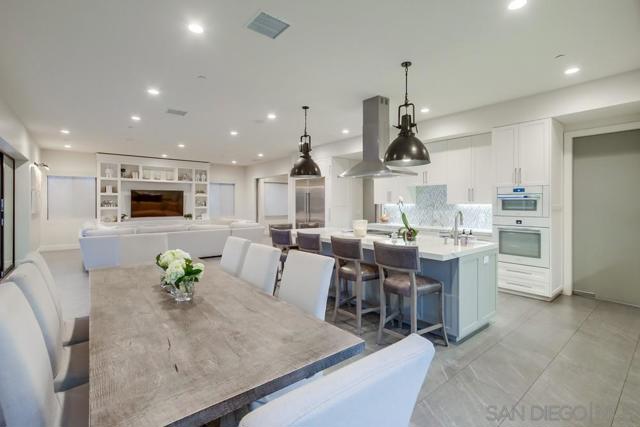 2885 Gate Three Place, Chula Vista CA: https://media.crmls.org/mediaz/d9fb49c3-3b28-4e79-a1b3-42e52265cc91.jpg
