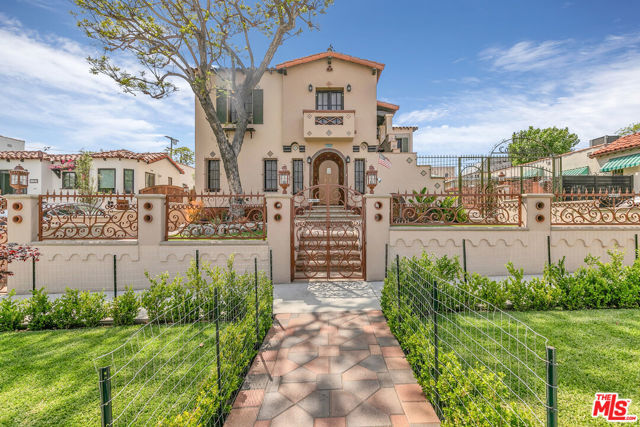 1557 S Genesee Avenue, Los Angeles CA: https://media.crmls.org/mediaz/d9fb506c-a8e4-4130-9ff2-fe490c555e44.jpg
