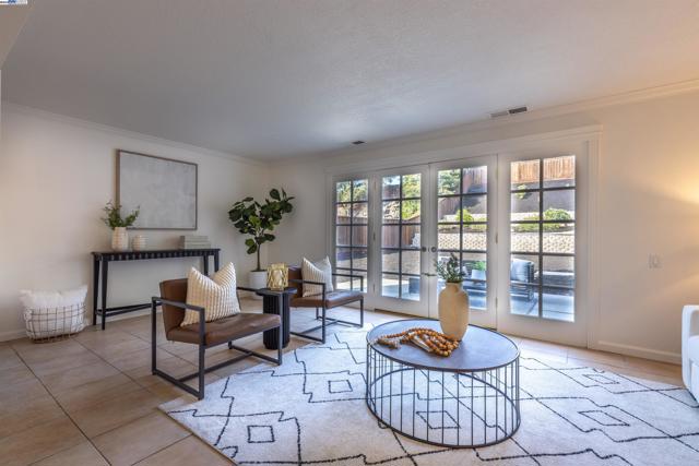 702 Sylvaner Dr, Pleasanton CA: https://media.crmls.org/mediaz/d9fb80f6-fcb5-492c-b1e5-9721acbb58bc.jpg