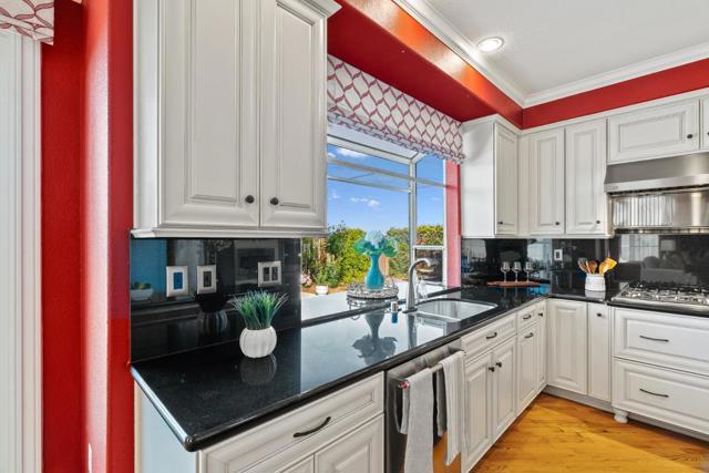 986 Governors Bay Drive, Redwood City CA: https://media.crmls.org/mediaz/d9fbaf23-fb72-41e6-aa55-3850d87e4f7f.jpg