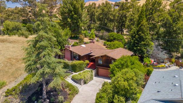 3668 El Grande Drive, San Jose CA: https://media.crmls.org/mediaz/d9fbff73-c1c9-41ac-a7c4-f4567550cc3a.jpg