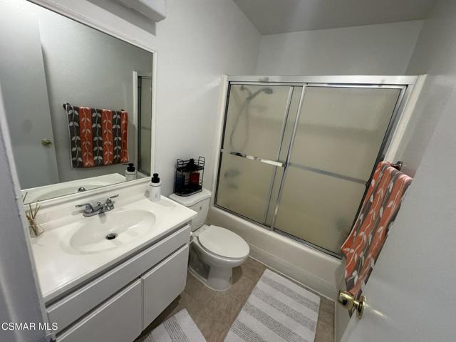 10331 Lindley Avenue, Porter Ranch CA: https://media.crmls.org/mediaz/d9fc434a-e12f-4d38-a1f6-169e1b6107f1.jpg