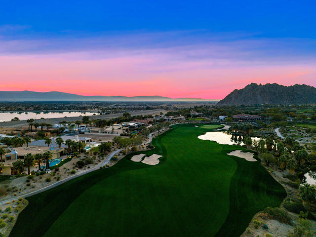 79525 Tom Fazio N Lane, La Quinta CA: https://media.crmls.org/mediaz/d9fcddd4-04c8-4733-bfc1-595bb3f5fbf7.jpg
