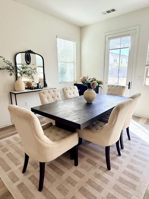 Detail Gallery Image 3 of 16 For 1935 Avenida Citron #113,  Chula Vista,  CA 91913 - 3 Beds | 2/1 Baths