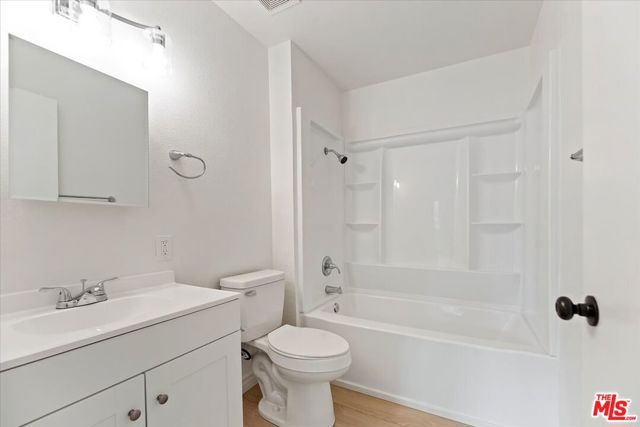 6042 Cahuilla Avenue,  CA: https://media.crmls.org/mediaz/d9fddaa2-796a-4354-8dab-3540a3a30ba2.jpg