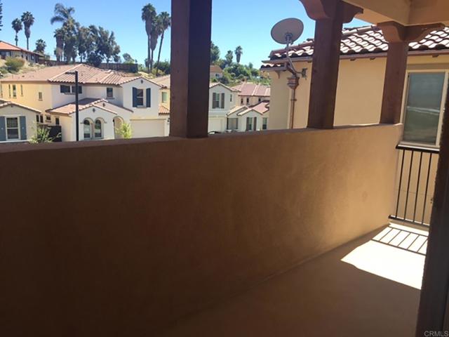 Detail Gallery Image 14 of 26 For 438 Cota Ln, Vista,  CA 92083 - 4 Beds | 3/1 Baths