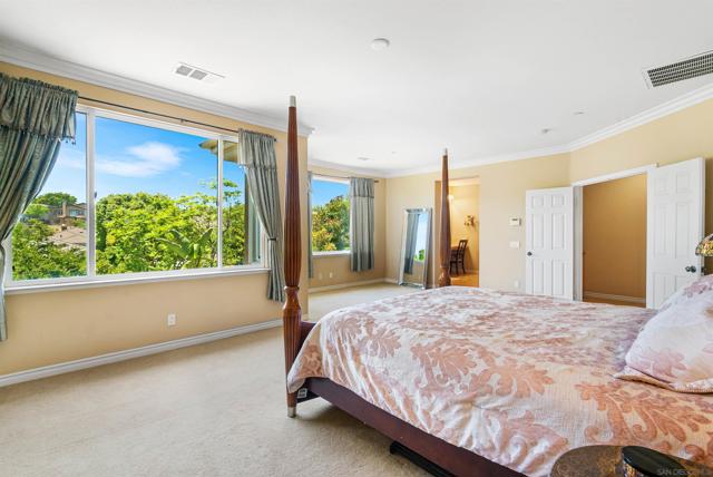 10286 Walnutdale St, San Diego CA: https://media.crmls.org/mediaz/d9fe0d88-8bad-4d52-989d-cb8133df6b15.jpg