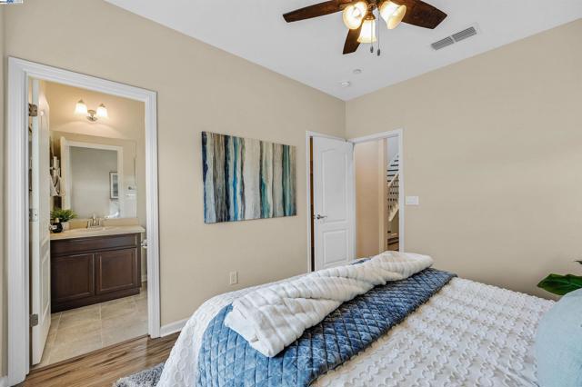 Image 34 of 43 For 1705 Hummingbird Way