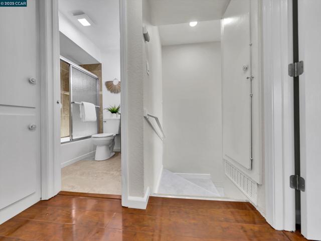 2033 Sierra Rd, Concord CA: https://media.crmls.org/mediaz/d9fe7d32-6d3a-480c-9765-19baaa60e231.jpg