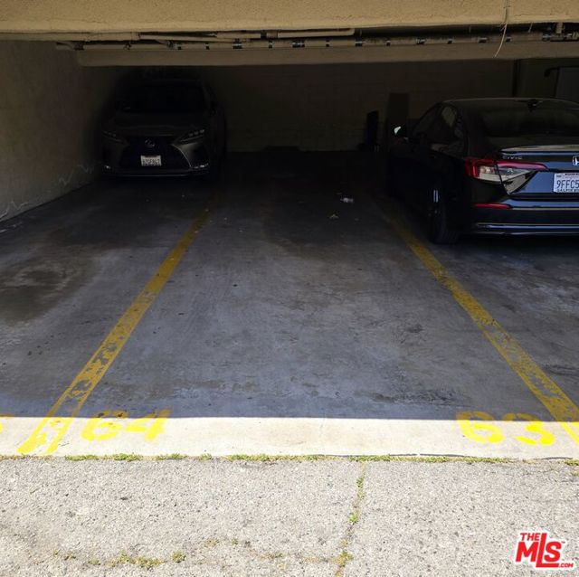 18350 Hatteras Street, Tarzana CA: https://media.crmls.org/mediaz/d9fe8897-a8ae-4c53-9bc8-b7e5c1992ee5.jpg