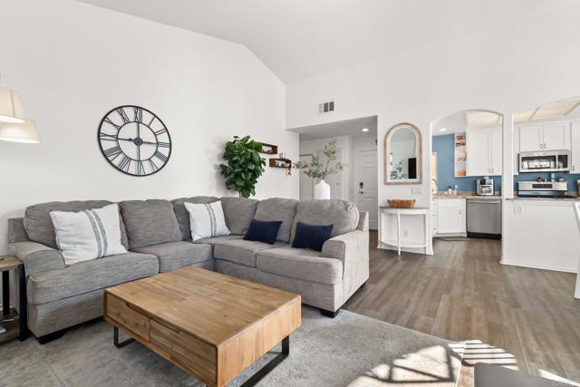 Detail Gallery Image 15 of 60 For 3575 Cameo Dr #45,  Oceanside,  CA 92056 - 3 Beds | 2 Baths