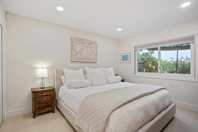 2207 Caminito Cabala, La Jolla CA: https://media.crmls.org/mediaz/da00104f-0b57-4c45-8a17-d7b20d57a493.jpg