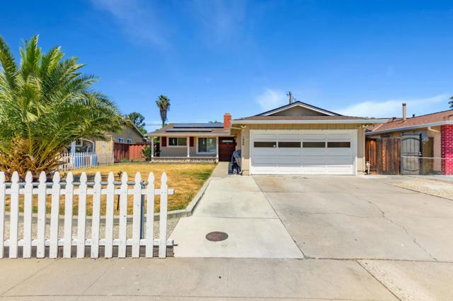 1868 Crinan Drive, San Jose CA: https://media.crmls.org/mediaz/da00ed0d-dd56-4102-8c78-9c3b105477e0.jpg